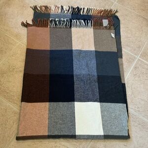 NWT TESSILECHITI OVERSIZED THROW 70” by 56”